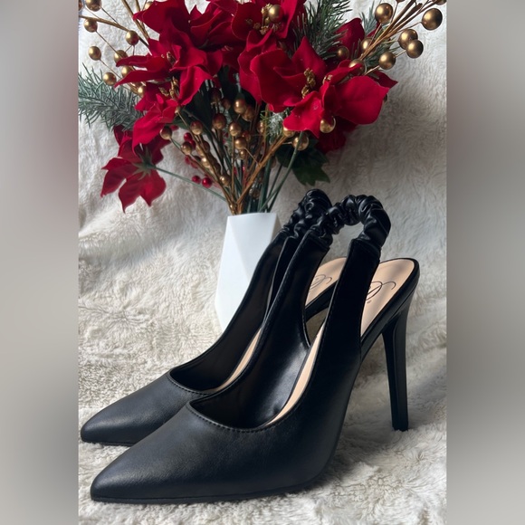 Delicious Black Heels with Slingback - Picture 1 of 7